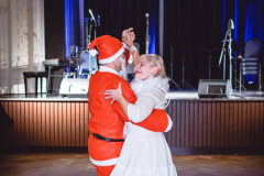 Christkind-und-Weihnachtsmann-79490883_2606564412712805_7844051982758182912_o_2606564406046139